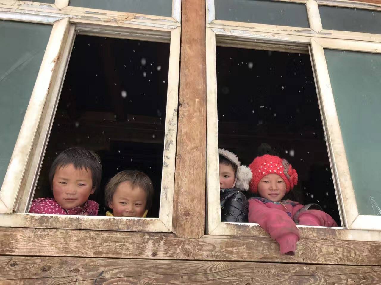 开云官方版网站登录入口-开云(中国)公益回顾丨家国同欢月同圆 温暖满载甘孜州(图9)