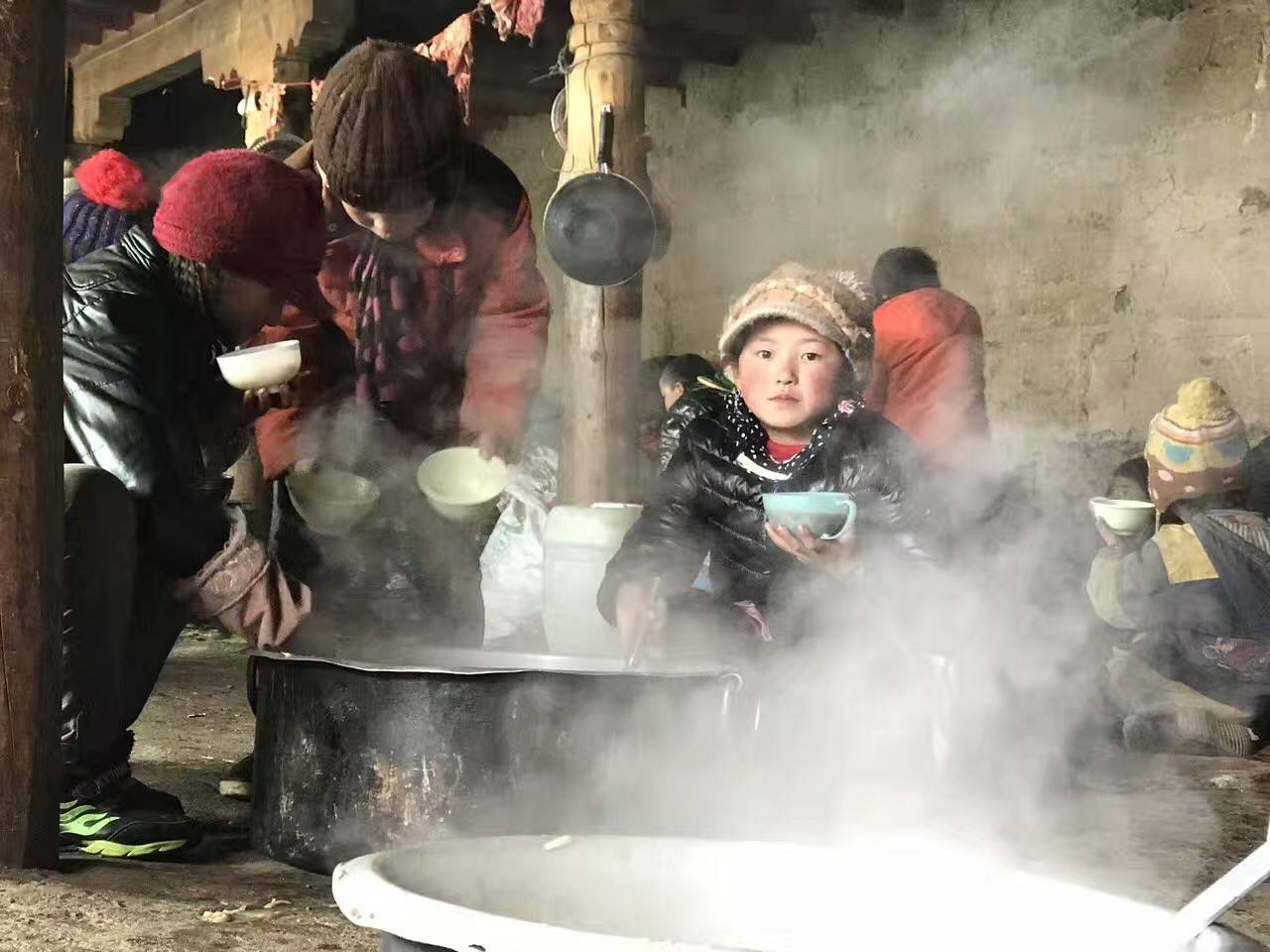 开云官方版网站登录入口-开云(中国)公益回顾丨家国同欢月同圆 温暖满载甘孜州(图10)