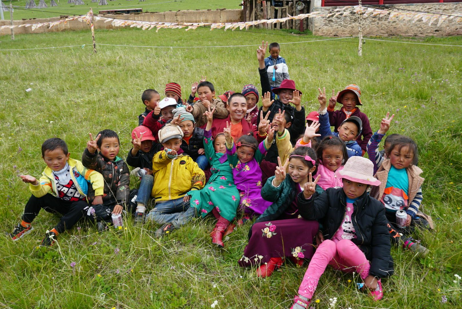 开云官方版网站登录入口-开云(中国)公益回顾丨家国同欢月同圆 温暖满载甘孜州(图14)